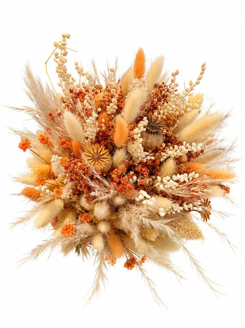 Buchet de mireasă sau nașă în nuanțe crem și portocaliu, cu spice decorative și cocardă asortată alături
