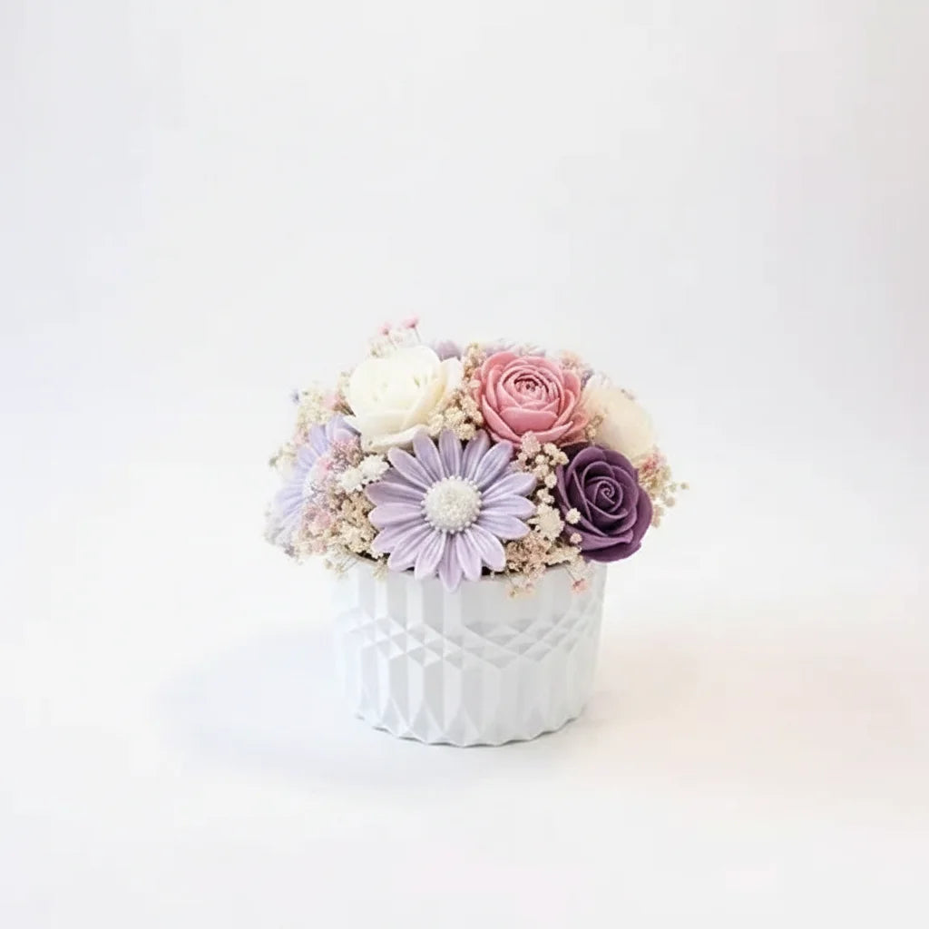 Buchet mediu handmade din flori de ceară parfumată - cadou elegant realizat manual din ceară naturală de soia de CBCandle România