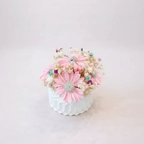 Buchet mediu handmade din flori de ceară parfumată - cadou elegant realizat manual din ceară naturală de soia de CBCandle România