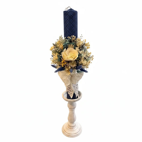 Lumânare botez albastru închis ceară naturală albine flori criogenate 30-40cm – handmade CBCandle România