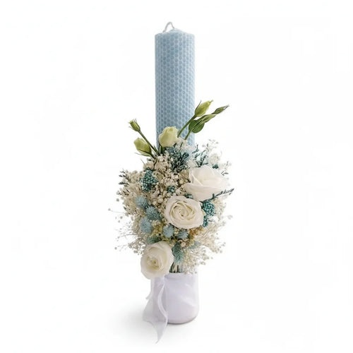 Lumânare botez albastru deschis ceară naturală albine flori criogenate 30-40cm – handmade CBCandle România